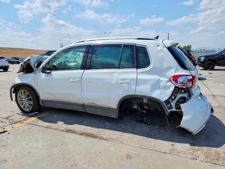 2015 Volkswagen Tiguan VIN WVGBV7AX2FW507773 COPART salvage auction — ROLLOVER, CO - PUBLIC - SALVAGE TITLE, sold $275 on 2026-08-24 (photo 2)