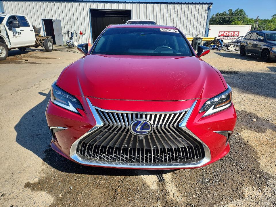 2020 Lexus ES VIN 58AF21B19LU012357 COPART salvage auction — WATER/FLOOD, La - Certificate Of Destruction, sold $12,800 on 2026-09-10 (photo 5)