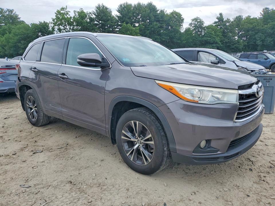 2016 Toyota Highlander VIN 5TDJKRFH3GS326186 COPART salvage auction — REAR END, MA - CERT OF TITLE-RECONSTRCTD COLL, sold $7,400 on 2026-07-16 (photo 4)