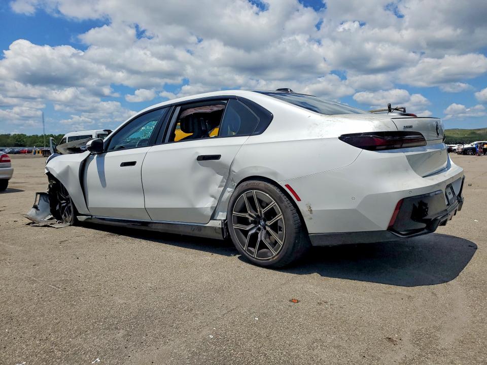 2025 BMW 7er VIN WBA33EH05SCU74076 COPART salvage auction — FRONT END, Ny - Mv-907A Salvage Certificate, sold $22,600 on 2026-08-10 (photo 2)