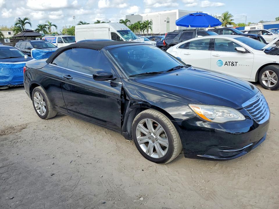 2014 Chrysler 200 VIN 1C3BCBEG6EN151974 COPART salvage auction — FRONT END, Fl - Certificate Of Title, sold $10 on 2026-07-17 (photo 4)