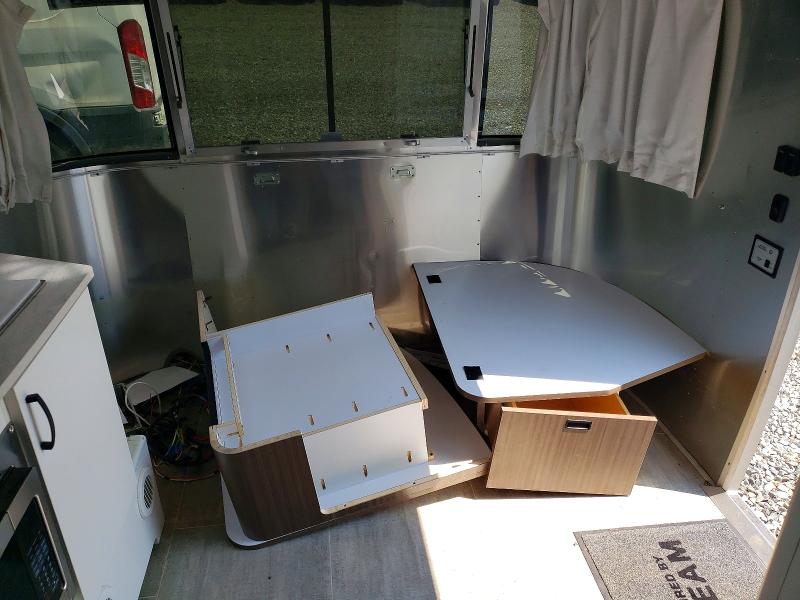 2020 Airstream Bambi VIN 1STCMAA13LJ550033 COPART salvage auction — WATER/FLOOD, WA - BILL OF SALE, sold $4,700 on 2026-07-30 (photo 5)