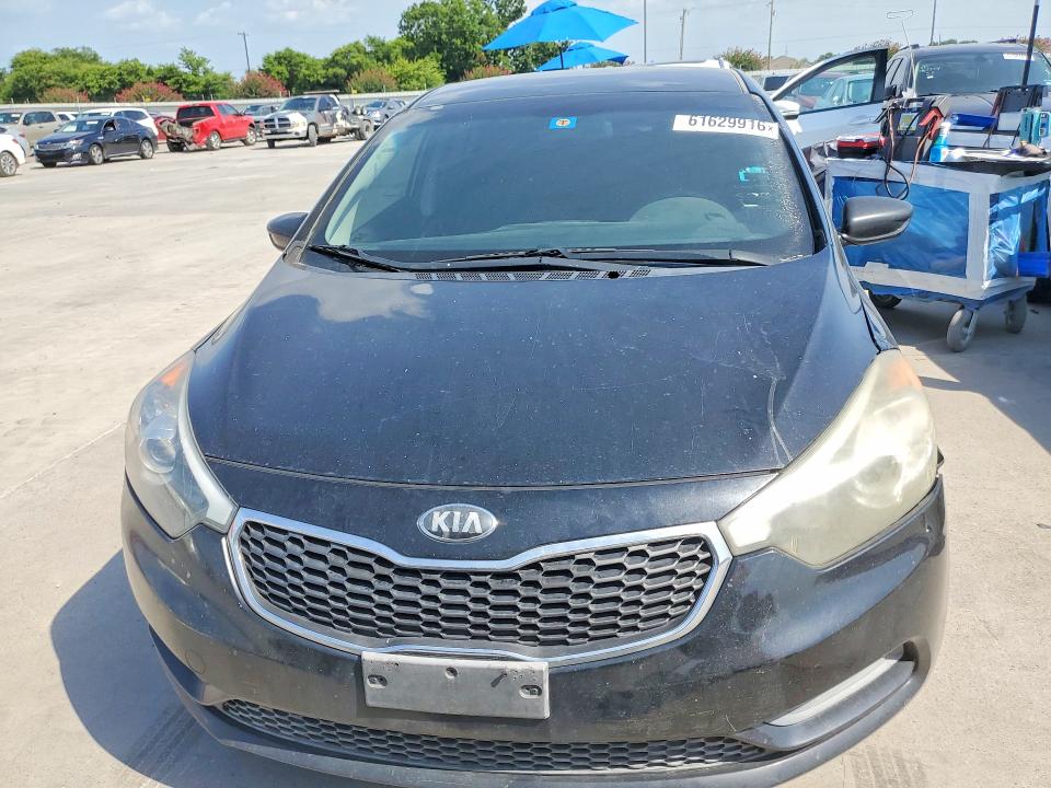 2016 Kia Forte VIN KNAFK4A67G5572157 COPART salvage auction — MINOR DENT/SCRATCHES, Tx - Certificate Of Title, sold $875 on 2026-07-27 (photo 5)
