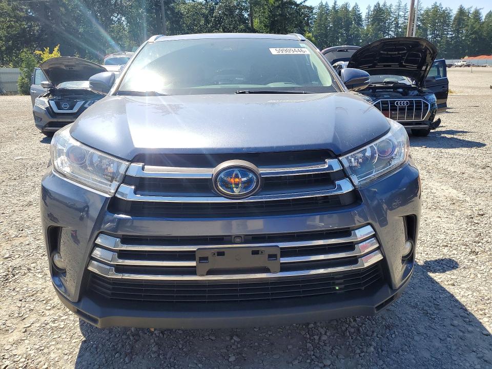 2018 Toyota VIN 5TDDGRFH0JS050944 COPART salvage auction — SIDE, Salvage Title, sold $9,300 on 2026-07-17 (photo 5)