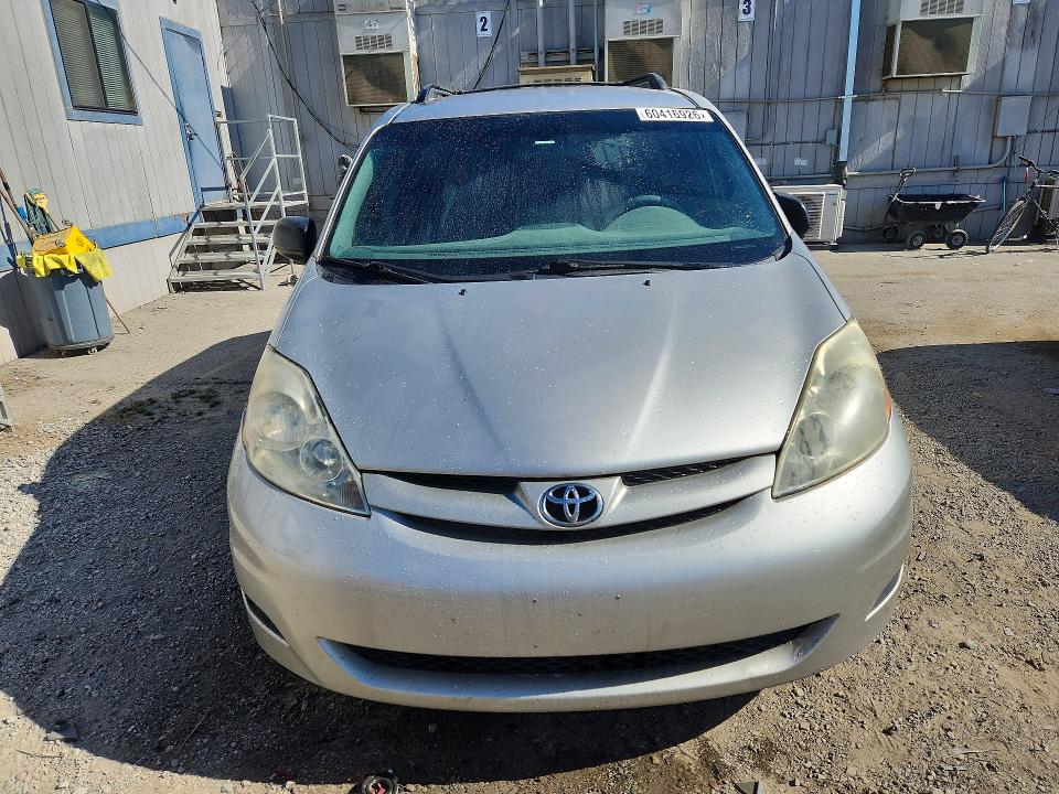 2010 Toyota Sienna VIN 5TDKK4CC6AS326111 COPART salvage auction — NORMAL WEAR, CA - DLR/DIS/EXP ONLY SALVAGE TITLE, sold $225 on 2026-07-20 (photo 5)