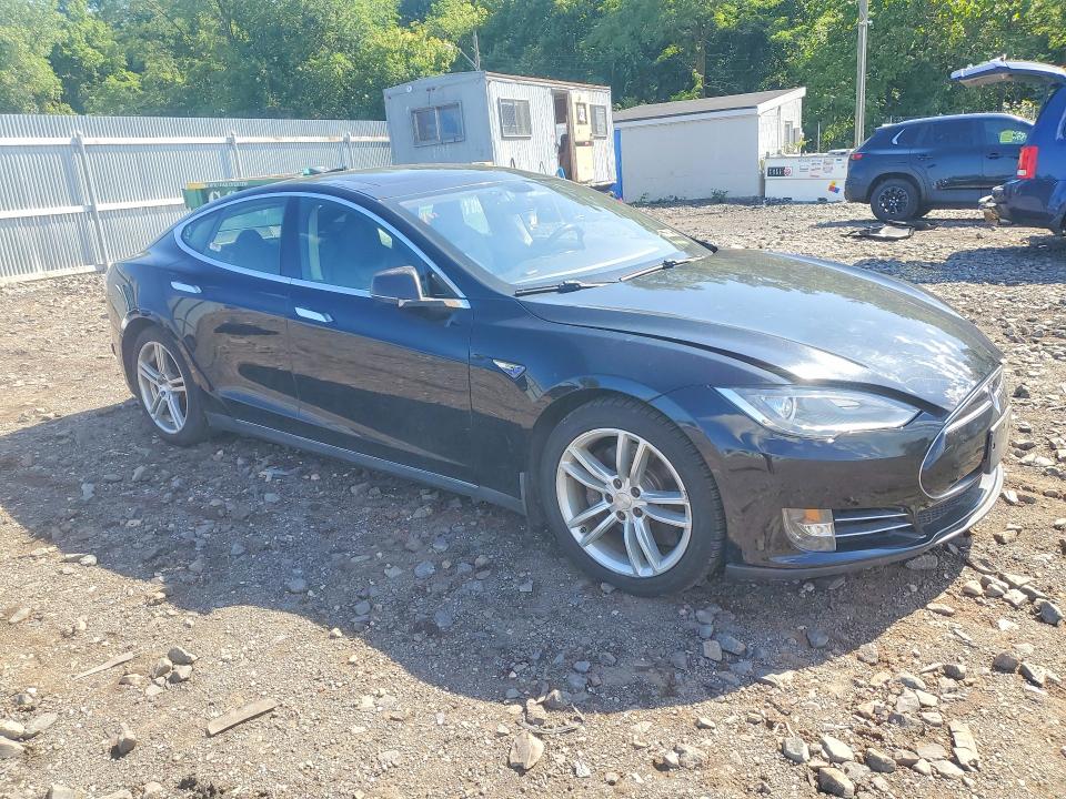 2013 Tesla Model s VIN 5YJSA1CN1DFP12575 COPART salvage auction — NORMAL WEAR, Ny - Certificate Of Title, sold $1,400 on 2026-07-16 (photo 4)