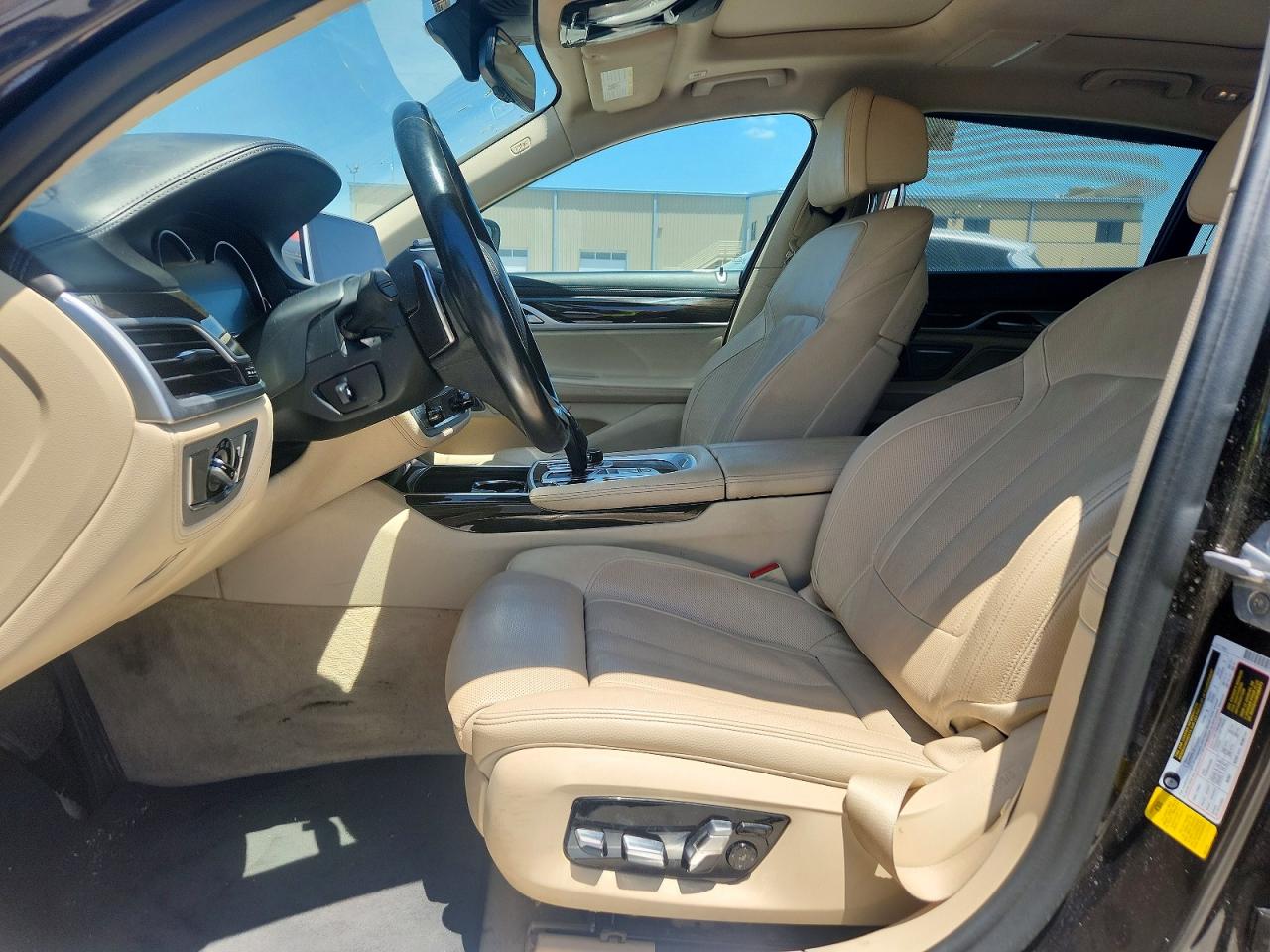 2019 BMW 7er VIN WBA7E2C58KB454438 COPART salvage auction — Minor Dent/Scratches, TX - CERTIFICATE OF TITLE, sold $9,600 on 2026-09-11 (photo 7)