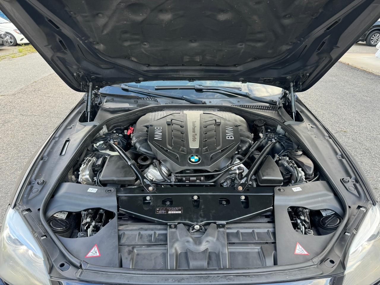 2014 BMW 6er VIN WBA6B4C55ED099138 COPART salvage auction — MINOR DENT/SCRATCHES, MI - CERTIFICATE OF TITLE (P), sold $5,200 on 2024-09-11 (photo 7)