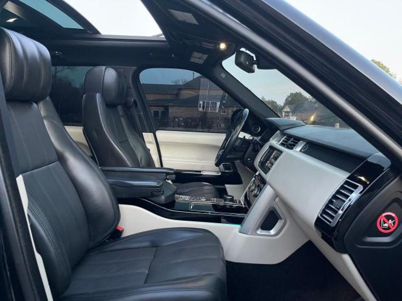 2014 Land rover RANGE ROVER VIN SALGS2TF6EA155229 COPART salvage auction — MINOR DENT/SCRATCHES, TX - SALVAGE VEHICLE TITLE (P), sold $29,250 on 2024-09-06 (photo 5)