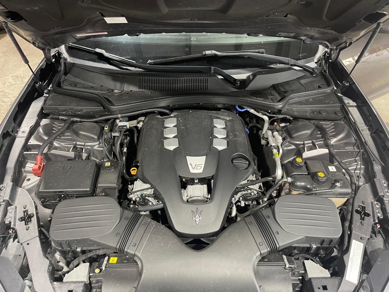 2017 Maserati Ghibli VIN ZAM57XSA9H1206127 COPART salvage auction — MINOR DENT/SCRATCHES, TX - CERT OF TITLE-REBUILT SALVAGE (P), sold $24,300 on 2024-09-06 (photo 7)