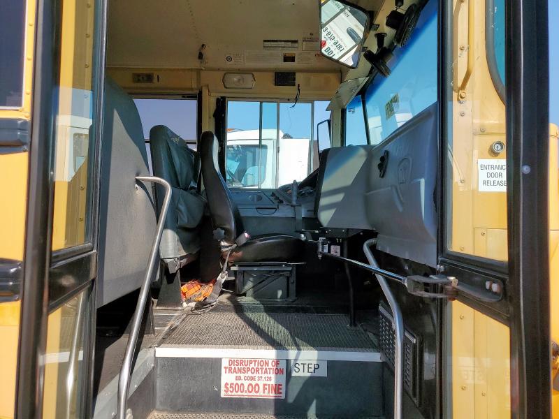 2011 Ic corporation VIN 4DRBUSKL9BB271741 COPART salvage auction — MINOR DENT/SCRATCHES, Tx - Certificate Of Title, sold $60 on 2026-07-30 (photo 5)