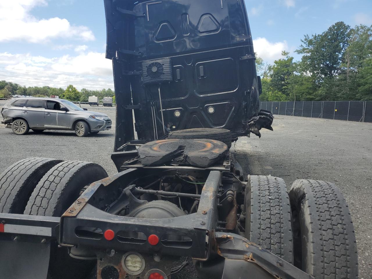 2020 Freightliner Cascadia 126 VIN 3AKJHHDRXLSLR1808 COPART salvage auction — All Over, ID - SALVAGE CERTIFICATE OF TITLE, sold $2,950 on 2026-07-09 (photo 6)