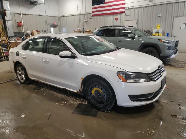 2013 Volkswagen Passat VIN 1VWBP7A35DC033227 COPART salvage auction — FRONT END, Tx - Salvage Vehicle Title, sold $225 on 2026-07-29 (photo 4)