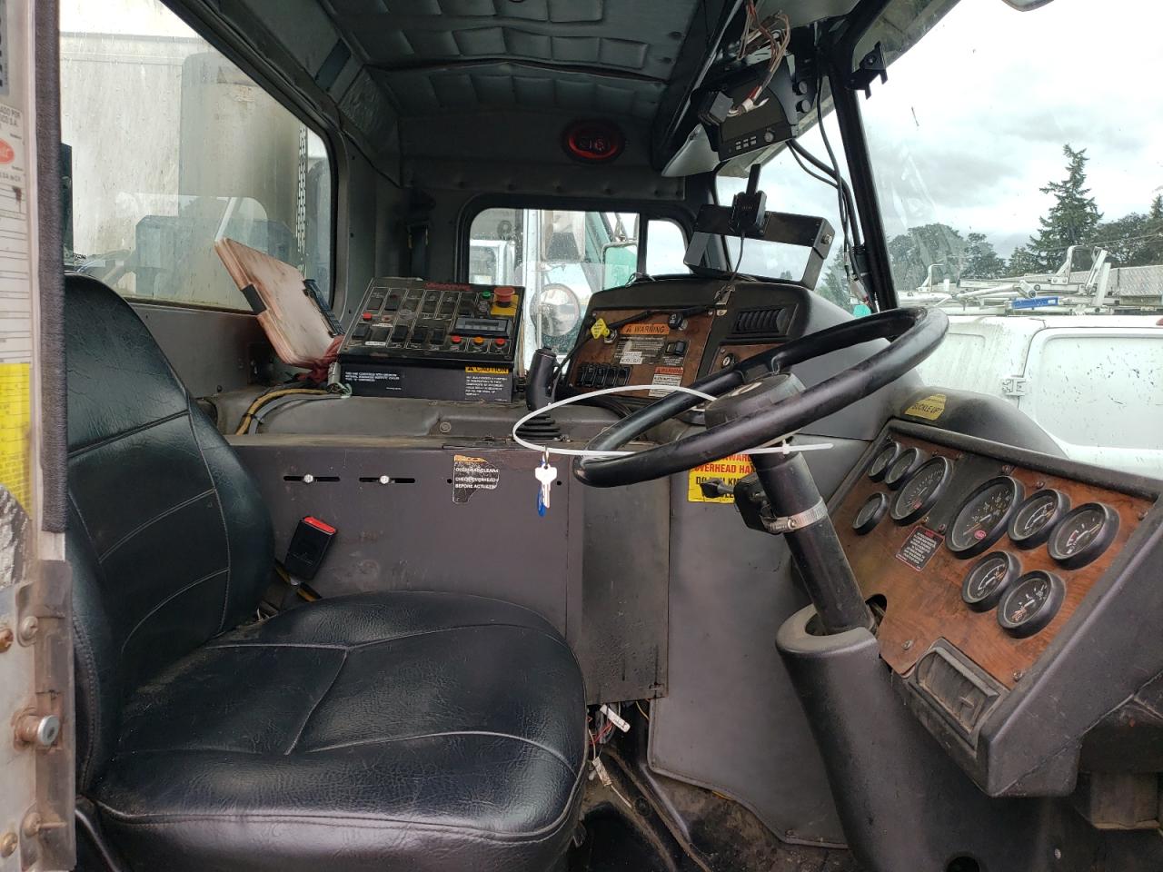 2007 Peterbilt All other VIN 3BPZLD9X07F717581 COPART salvage auction — Mechanical, FL - CERTIFICATE OF DESTRUCTION, sold $500 on 2026-09-04 (photo 5)