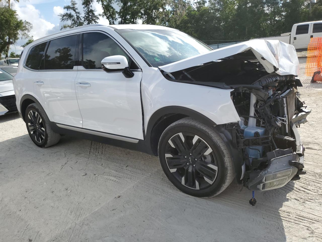 2023 Kia Telluride VIN 5XYP5DGC0PG409952 COPART salvage auction — Front End, FL - CERT OF TITLE SLVG REBUILDABLE, sold $8,000 on 2026-06-30 (photo 4)