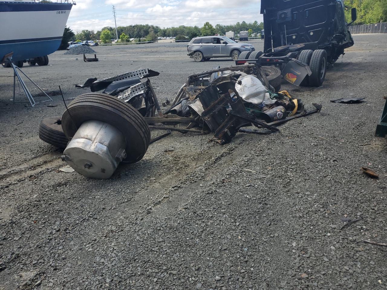 2020 Freightliner Cascadia 126 VIN 3AKJHHDRXLSLR1808 COPART salvage auction — All Over, ID - SALVAGE CERTIFICATE OF TITLE, sold $2,950 on 2026-07-09 (photo 4)