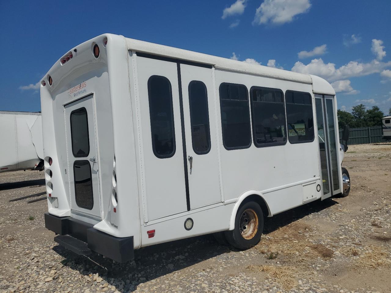 2019 Ford E-350 VIN 1FDEE3FS2KDC19132 COPART salvage auction — Front End, MO - SALVAGE CERTIFICATE OF TITLE, sold $14,800 on 2025-12-17 (photo 3)
