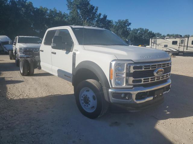 2023 Ford F-550 VIN 1FD0W5HTXPEC31961 COPART salvage auction — WATER/FLOOD, Ks - Flood - Salvage, sold $40,750 on 2026-07-22 (photo 4)