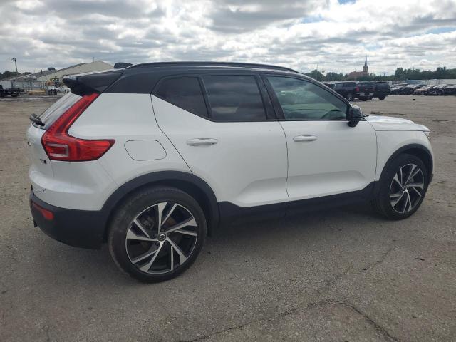 2021 Volvo Xc40 VIN YV4162UM2M2396712 COPART salvage auction — SIDE, Salvage Title, sold $350 on 2026-07-27 (photo 3)