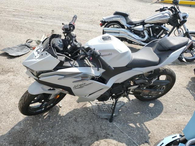2025 Kawasaki Ex500 VIN ML5EXGG12SDA44339 COPART salvage auction — SIDE, Ks - Cert Of Title-Salvage, sold $1,050 on 2026-08-02 (photo 3)