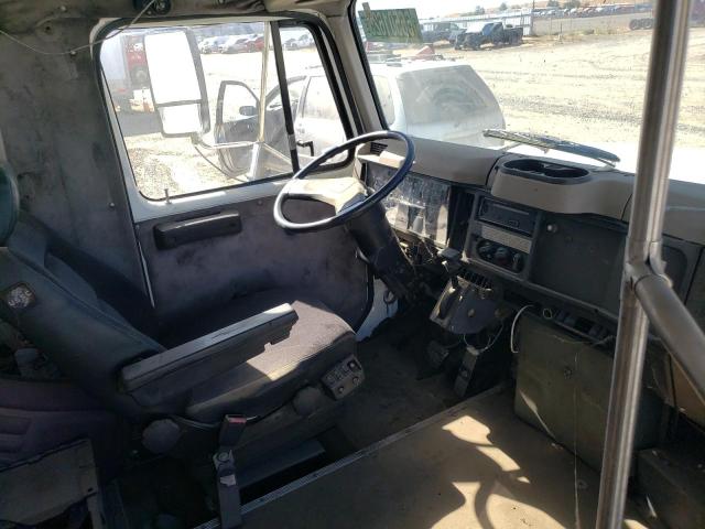 2001 International 3000 3800 VIN 1HVBEABL41H504913 COPART salvage auction — NORMAL WEAR, CA - DIS/DLR/EXP LIEN PAPERS-SALV, sold $10 on 2026-09-18 (photo 5)