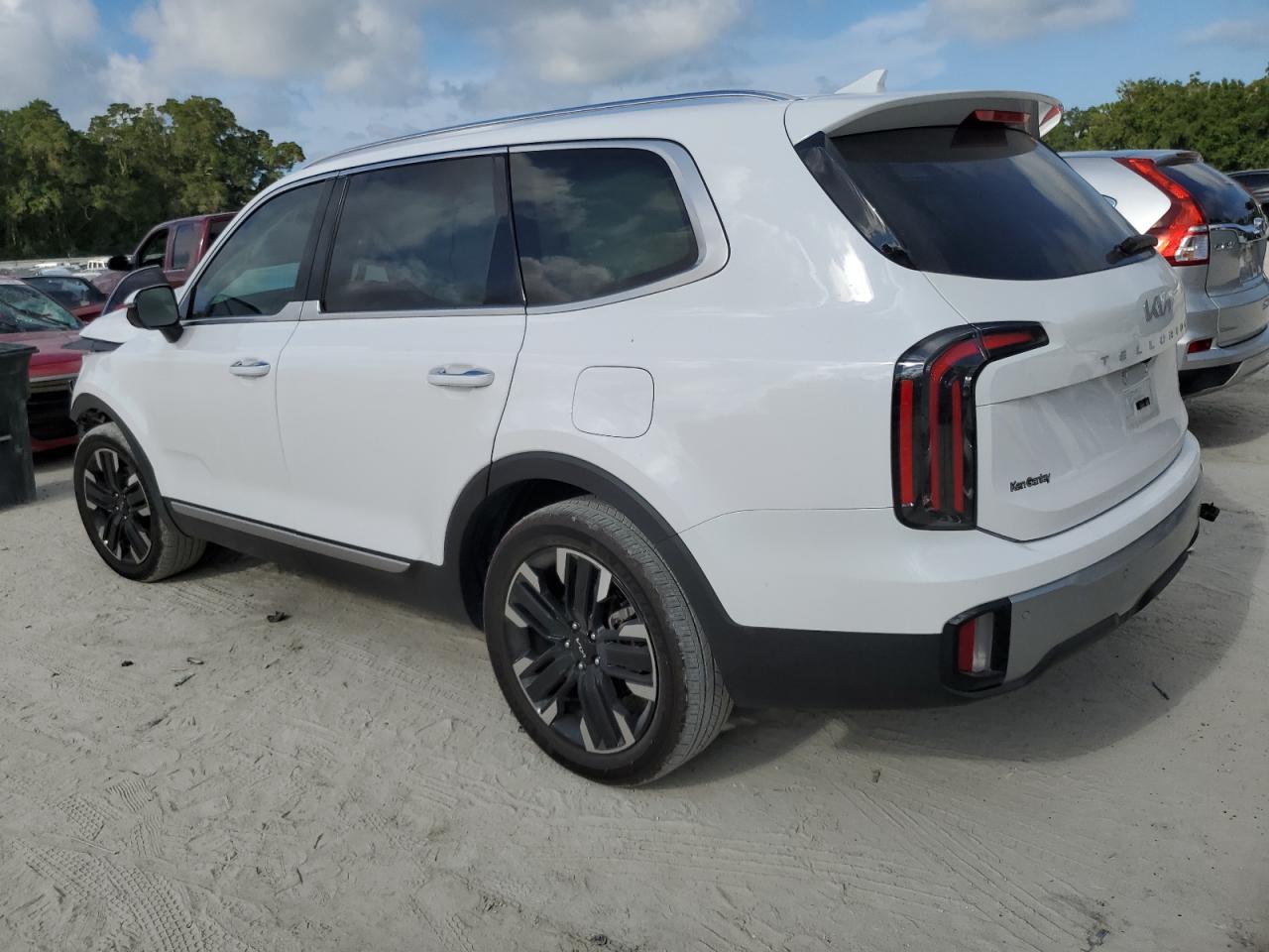 2023 Kia Telluride VIN 5XYP5DGC0PG409952 COPART salvage auction — Front End, FL - CERT OF TITLE SLVG REBUILDABLE, sold $8,000 on 2026-06-30 (photo 2)
