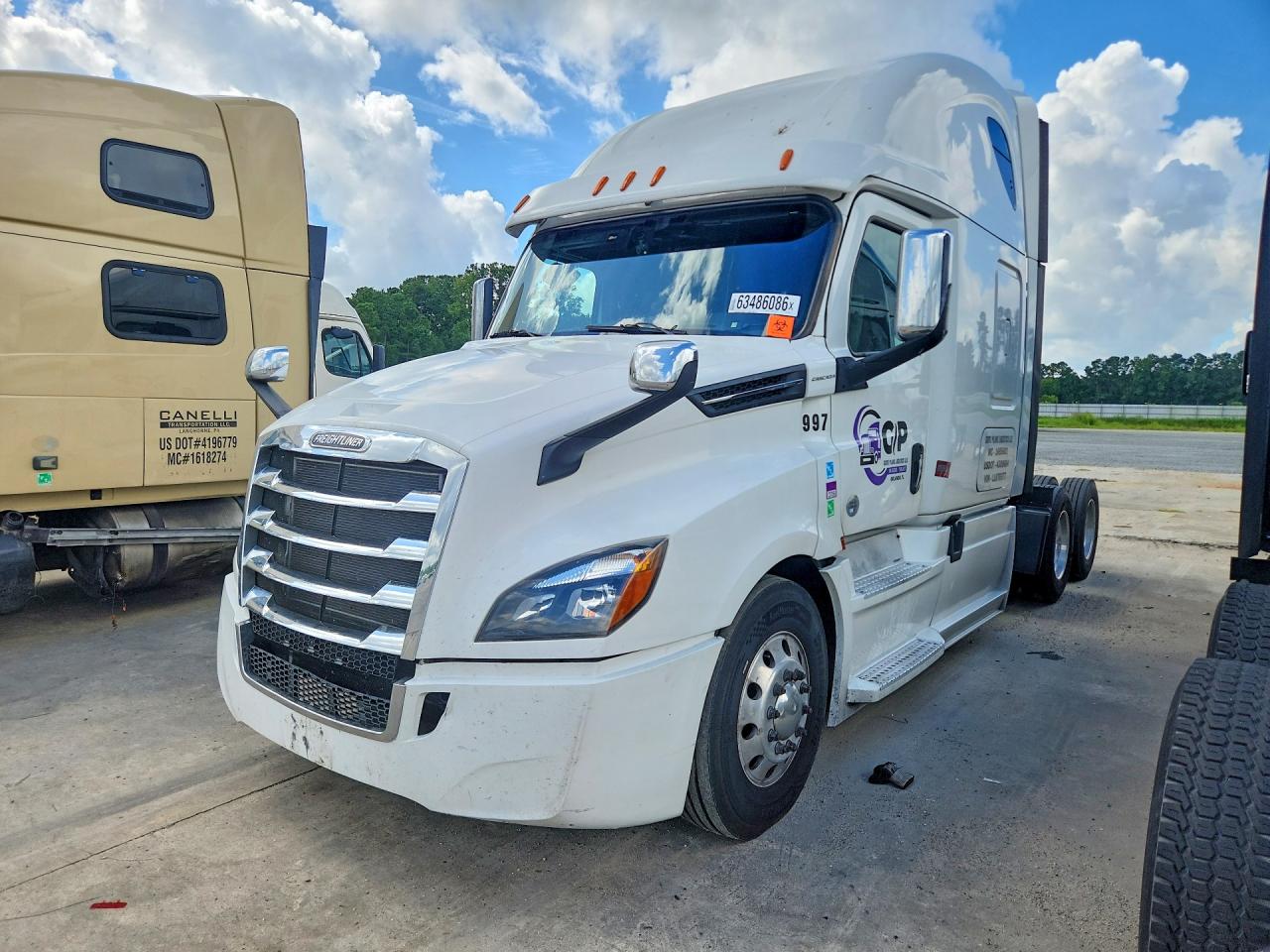 2020 Freightliner Cascadia 126 VIN 1FUJHHDV3LLKT6977 — COPART salvage auction photo