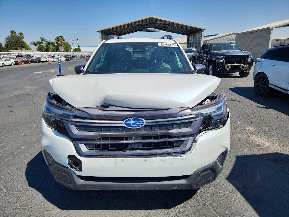 2026 Subaru Forester VIN 4S4SLDR64T3011435 COPART salvage auction — FRONT END, Ca - Salvage Certificate, sold $8,700 on 2026-08-31 (photo 5)