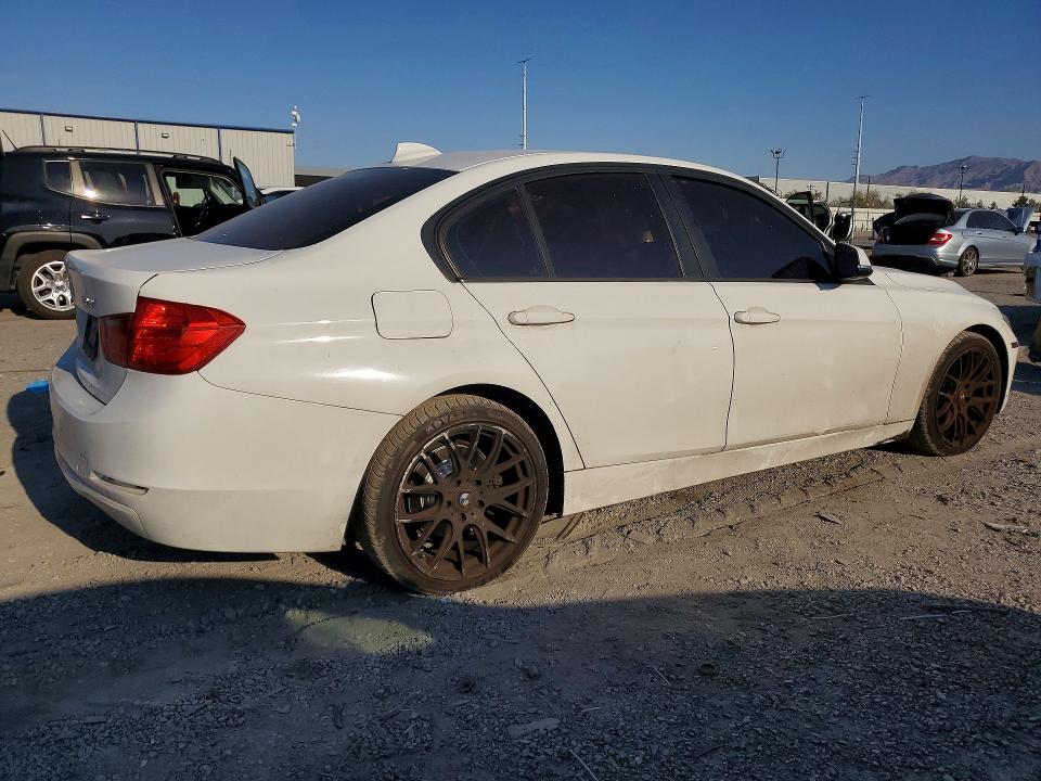 2012 BMW 3er VIN WBA3C1C50CF433124 COPART salvage auction — MINOR DENT/SCRATCHES, Va - Certificate Of Title, sold $1,050 on 2026-08-13 (photo 3)