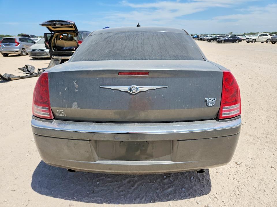 2008 Chrysler 300 VIN 2C3KA63H88H219875 COPART salvage auction — MINOR DENT/SCRATCHES, Tx - Certificate Of Title, sold $800 on 2026-09-10 (photo 6)