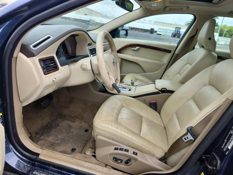 2010 Volvo V70 VIN YV1982BW9A1134038 COPART salvage auction — WATER/FLOOD, CT - CERT OF TITLE-FLOOD SALVAGE, sold $475 on 2026-08-11 (photo 7)