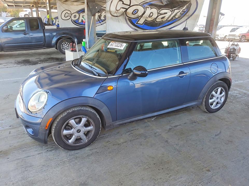 2010 Mini Cooper VIN WMWMF3C51ATZ66394 COPART salvage auction — NORMAL WEAR, CA - DIS/DLR/EXP ONLY CLEAN TITLE, sold $775 on 2026-08-18 (photo 1)