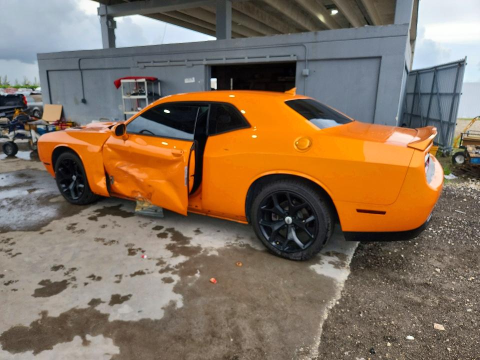 2018 Dodge Challenger VIN 2C3CDZBT1JH251852 COPART salvage auction — SIDE, FL - CERT OF TITLE SLVG REBUILDABLE, sold $10,300 on 2026-08-20 (photo 2)