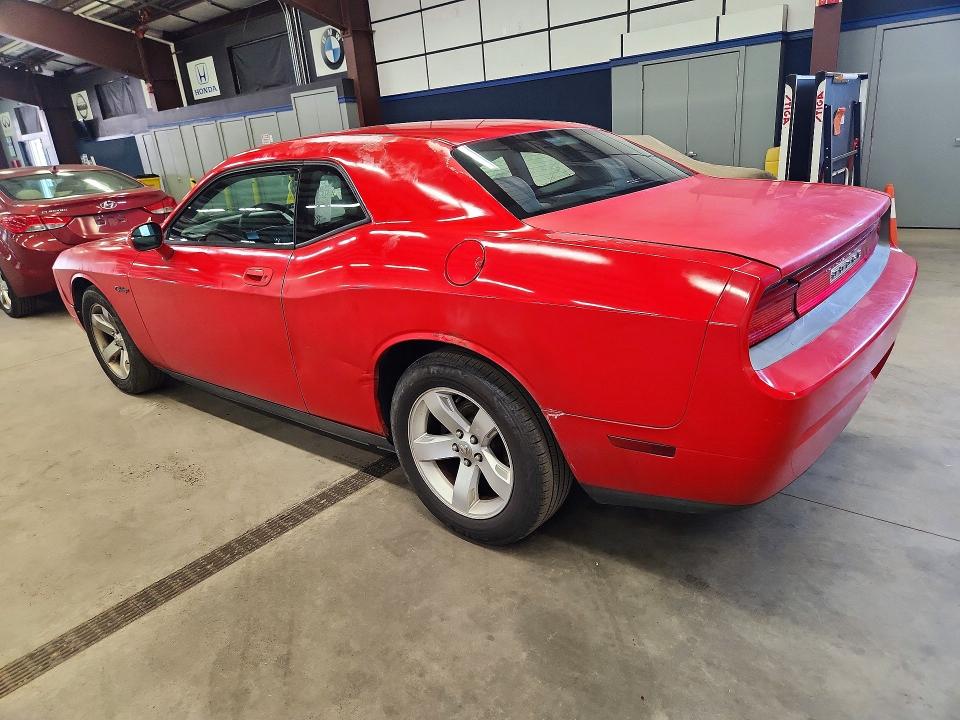 2010 Dodge Challenger VIN 2B3CJ4DV4AH322923 COPART salvage auction — MINOR DENT/SCRATCHES, CT - CERTIFICATE OF TITLE (P), sold $0 on 2026-09-16 (photo 2)