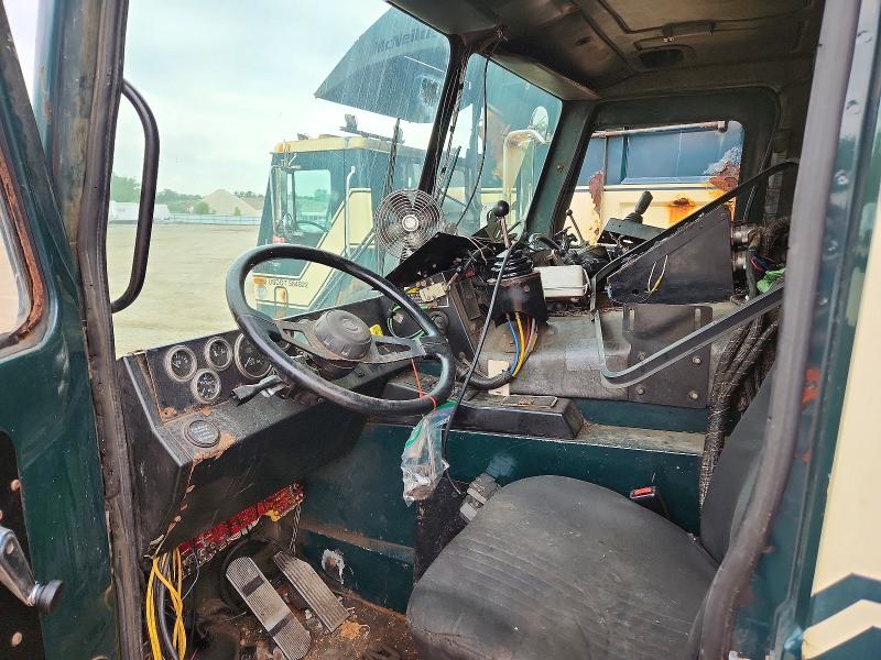 2007 Mack Le613 VIN 1M2AC08CX7M014450 COPART salvage auction — STRIPPED, FL - CERTIFICATE OF DESTRUCTION, sold $450 on 2026-09-17 (photo 8)