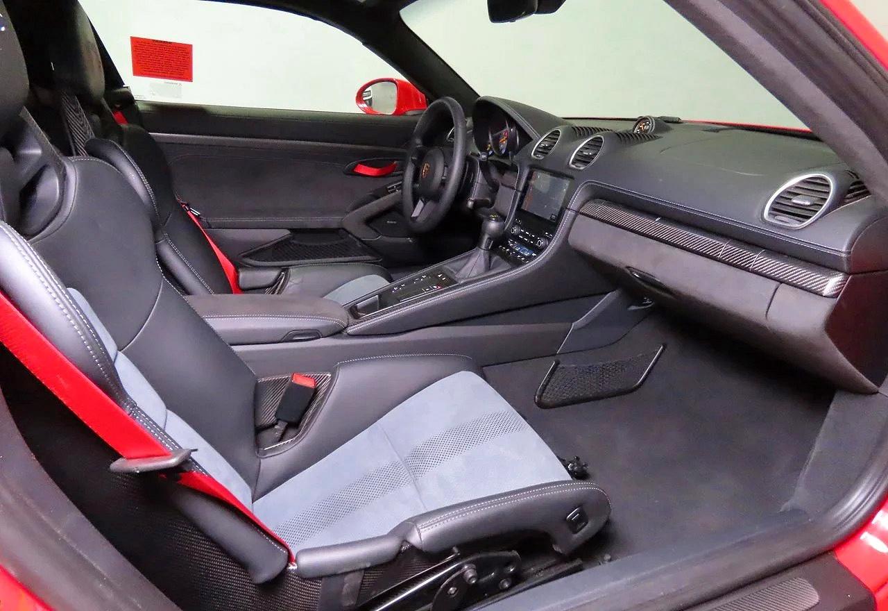 2025 Porsche Cayman VIN WP0AE2A89SK272107 COPART salvage auction — All Over, CT - DIS/DLR/EXP ONLY SALVAGE TITLE (P), sold $66,000 on 2026-08-07 (photo 5)