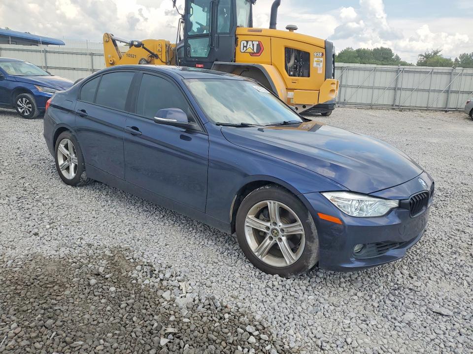 2013 BMW 3er VIN WBA3A5C53DF355677 COPART salvage auction — UNDERCARRIAGE, Al - Certificate Of Title, sold $1,000 on 2026-08-18 (photo 4)
