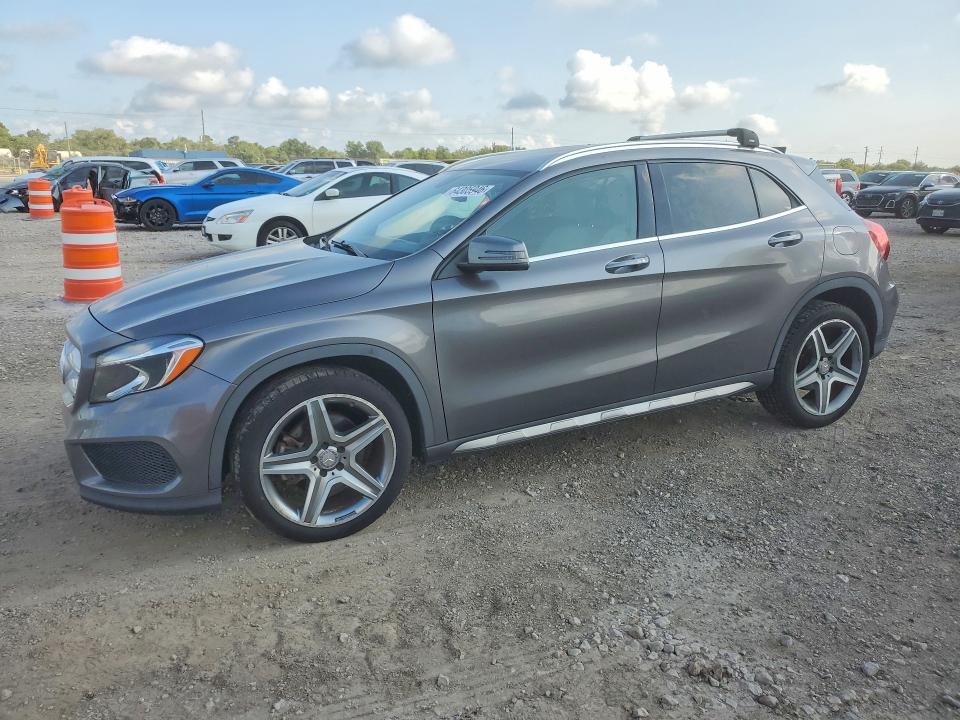 2015 Mercedes-benz Gla-klasse VIN WDCTG4GB3FJ092886 COPART salvage auction — MINOR DENT/SCRATCHES, Tx - Certificate Of Title, sold $12,801 on 2026-08-15 (photo 1)
