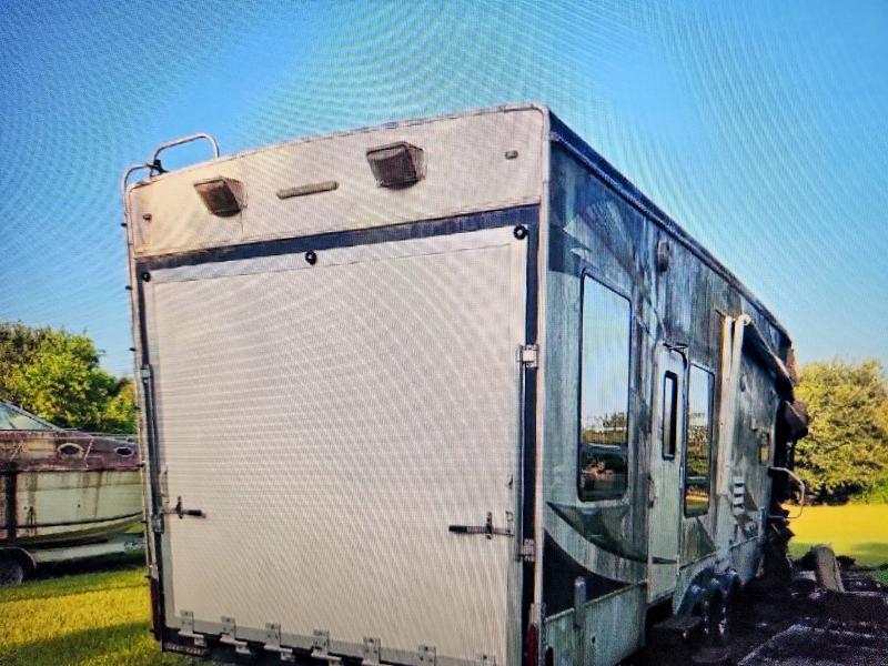 2010 Keystone Raptor VIN 4YDF3803XAR800762 COPART salvage auction — BURN, TX - SALVAGE VEHICLE TITLE, sold $25 on 2026-10-01 (photo 6)