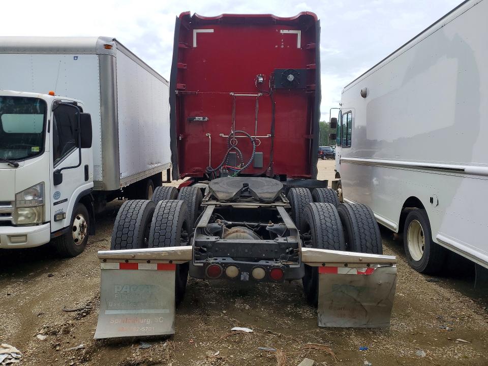 2016 Kenworth T680 VIN 1XKYDP9X3GJ483024 COPART salvage auction — MINOR DENT/SCRATCHES, VA - CERTIFICATE OF TITLE, sold $10,000 on 2026-09-01 (photo 6)