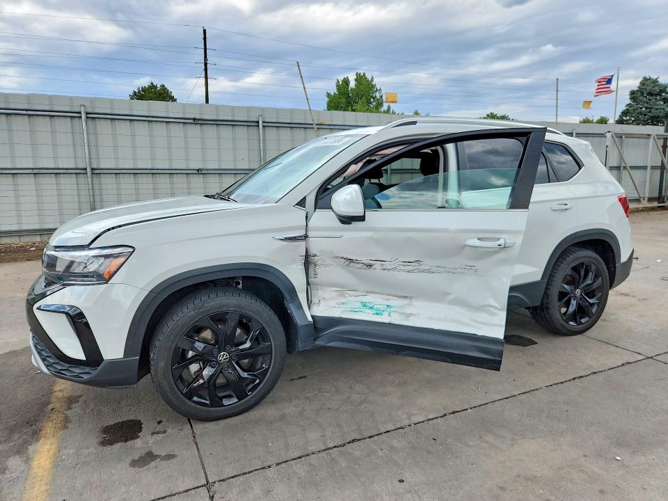 2022 Volkswagen Taos VIN 3VVPX7B20NM010762 — COPART salvage auction photo
