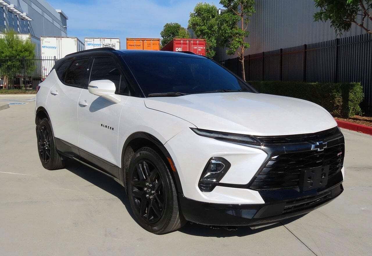 2024 Chevrolet Blazer VIN 3GNKBERS7RS161043 — COPART salvage auction photo