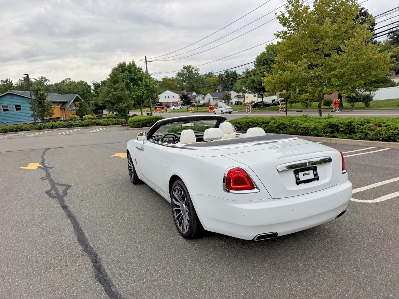 2020 Rolls-Royce Dawn VIN SCAXZ8C08LU202295 COPART salvage auction — Water/Flood, CA - SALVAGE CERTIFICATE (P), sold $156,000 on 2026-09-10 (photo 6)
