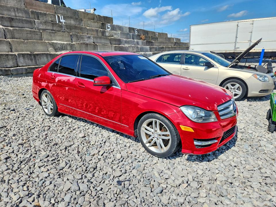 2013 Mercedes-benz C-klasse VIN WDDGF4HB5DA790850 COPART salvage auction — VANDALISM, OH - CERT OF TITLE-REBUILT SALVAGE, sold $550 on 2026-08-21 (photo 4)