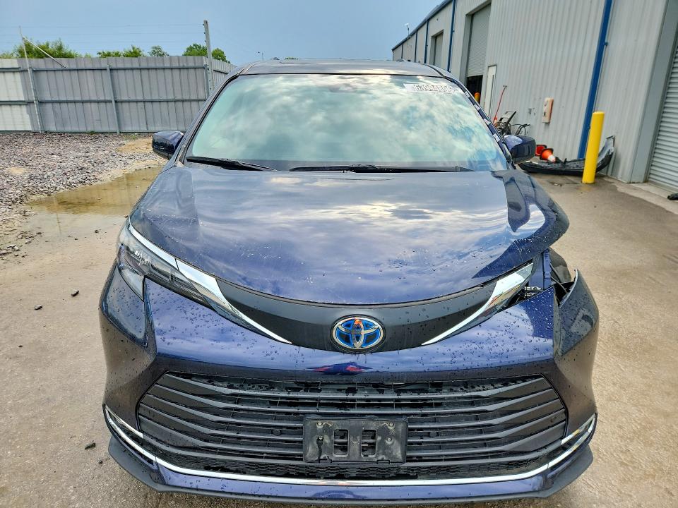2024 Toyota Sienna VIN 5TDYRKEC6RS206070 COPART salvage auction — FRONT END, Ca - Certificate Of Title, sold $17,100 on 2026-08-19 (photo 5)