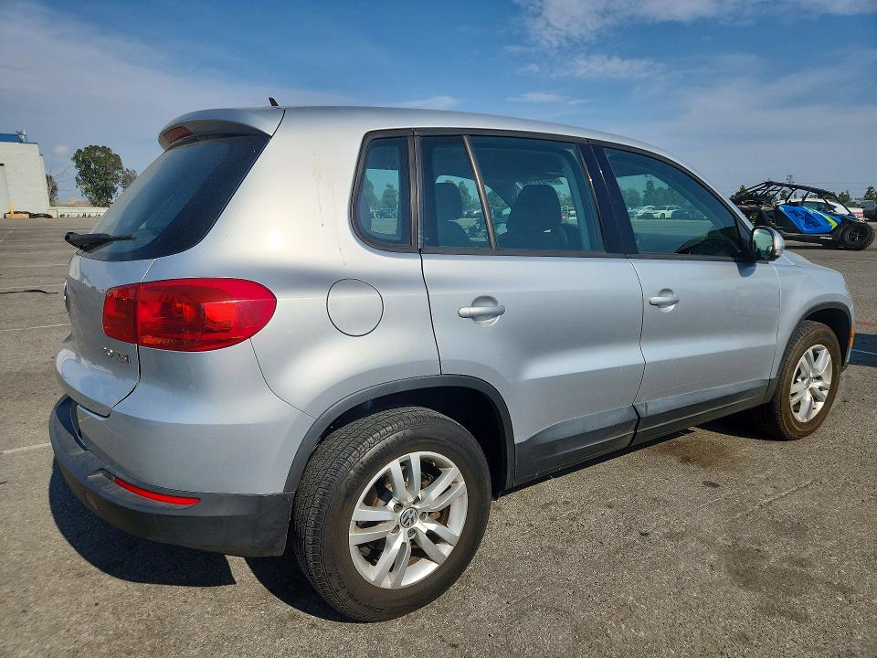 2013 Volkswagen Tiguan VIN WVGAV3AX4DW606578 COPART salvage auction — UNDERCARRIAGE, Ca - Dis/Dlr/Exp Only Clean Title, sold $1,350 on 2026-08-18 (photo 3)