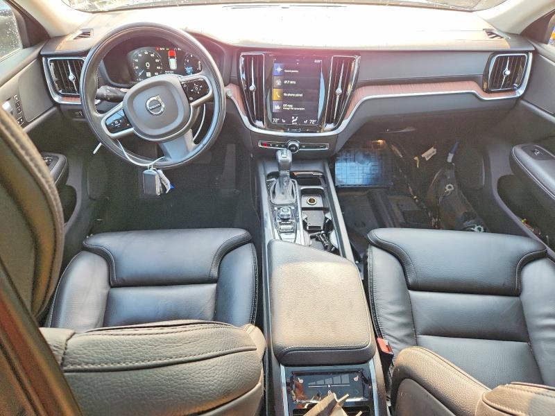 2020 Volvo V60 cross country VIN YV4102WK9L1034264 COPART salvage auction — WATER/FLOOD, Ny - Flood Salvage, sold $4,600 on 2026-08-18 (photo 8)