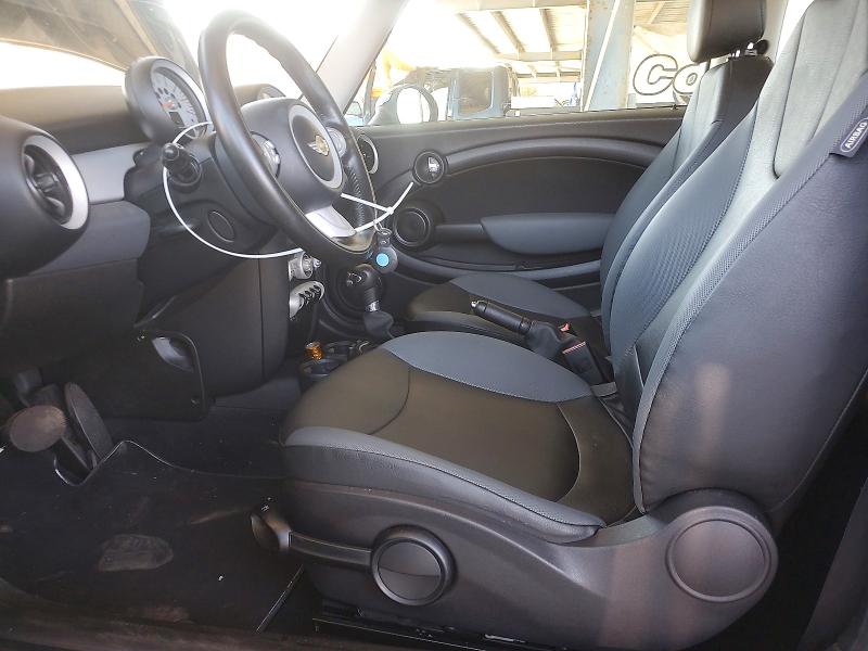 2010 Mini Cooper VIN WMWMF3C51ATZ66394 COPART salvage auction — NORMAL WEAR, CA - DIS/DLR/EXP ONLY CLEAN TITLE, sold $775 on 2026-08-18 (photo 7)