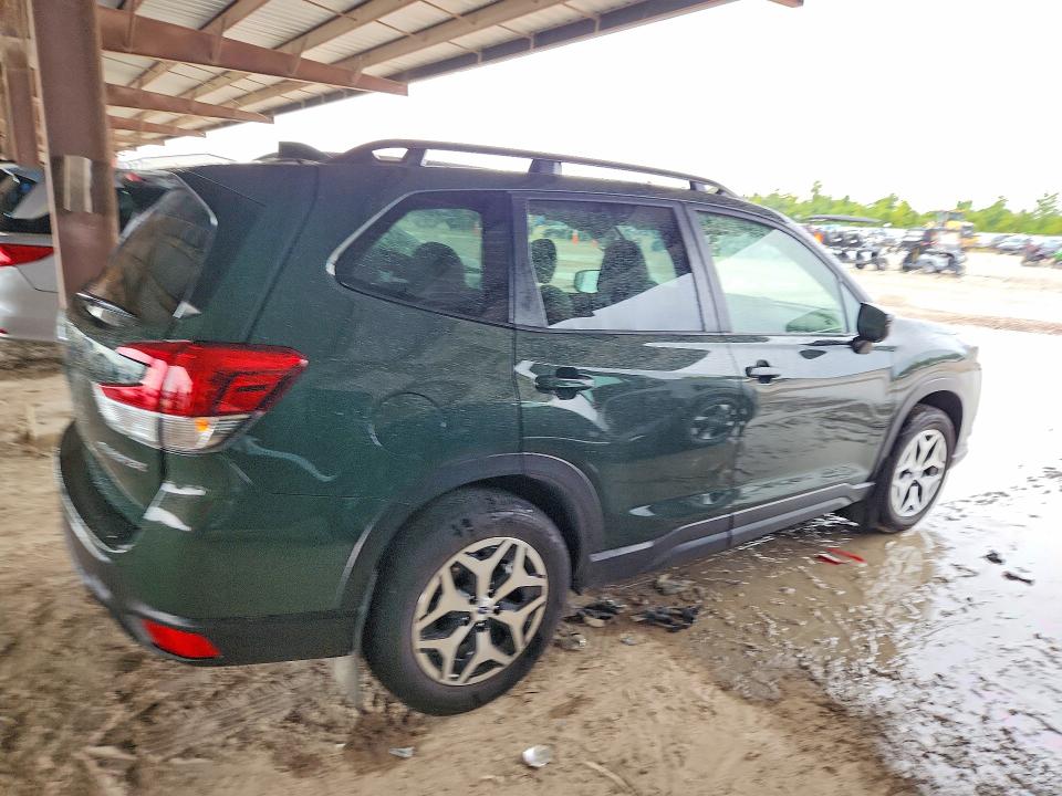 2022 Subaru Forester VIN JF2SKAEC8NH467902 COPART salvage auction — SIDE, Tn - Salvage Certificate, sold $9,200 on 2026-09-15 (photo 3)