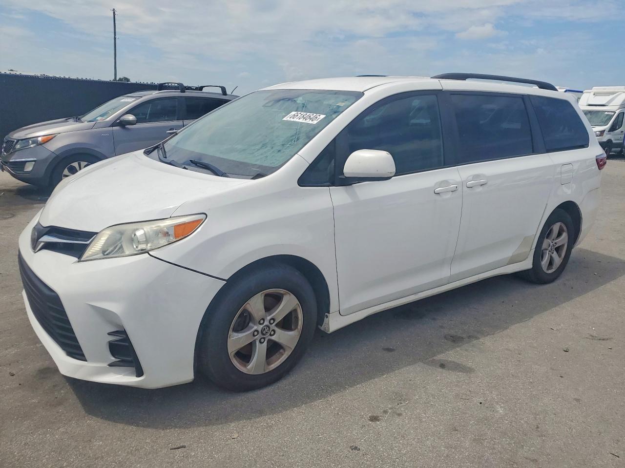 2020 Toyota Sienna VIN 5TDKZ3DC0LS025566 — COPART salvage auction photo